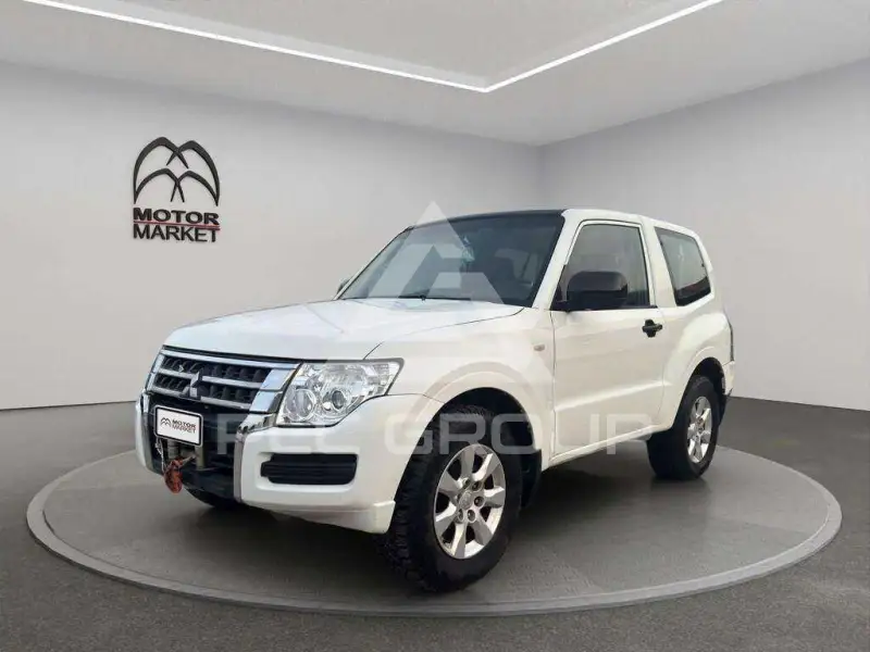 2018 Mitsubishi PAJARO