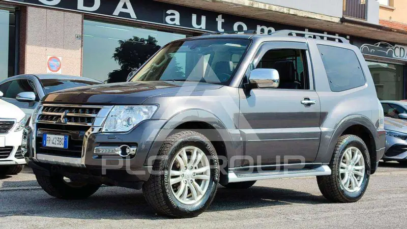 2018 Mitsubishi PAJARO