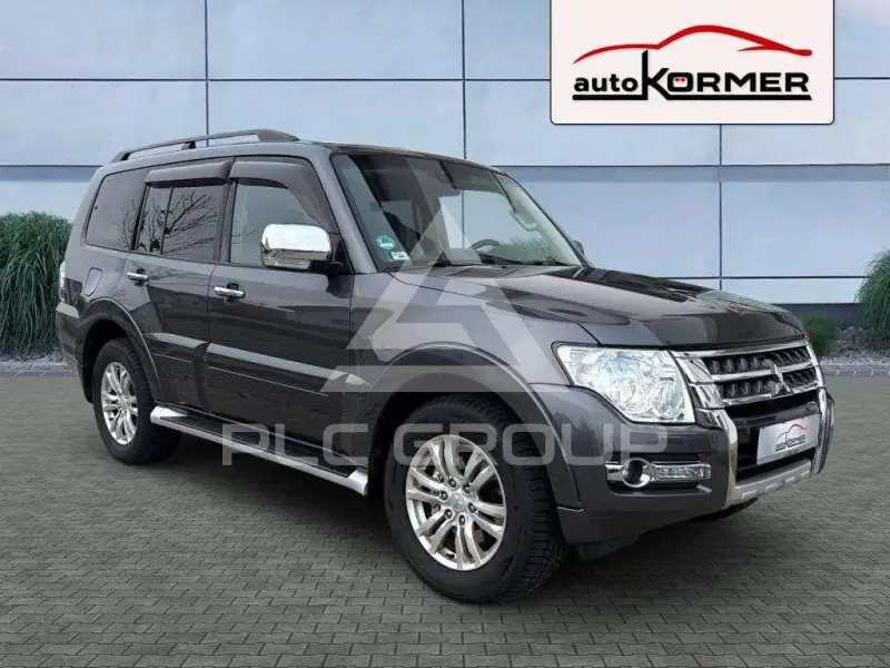 2018 Mitsubishi PAJARO