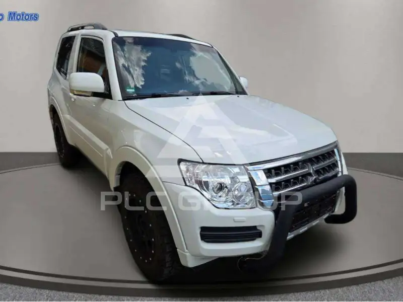 2018 Mitsubishi PAJARO