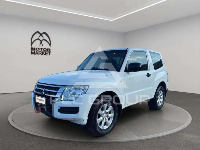 2018 Mitsubishi PAJARO