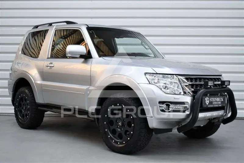 2018 Mitsubishi PAJARO