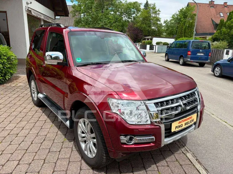 2018 Mitsubishi PAJARO