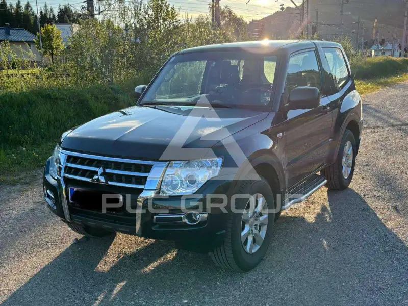 2018 Mitsubishi PAJARO
