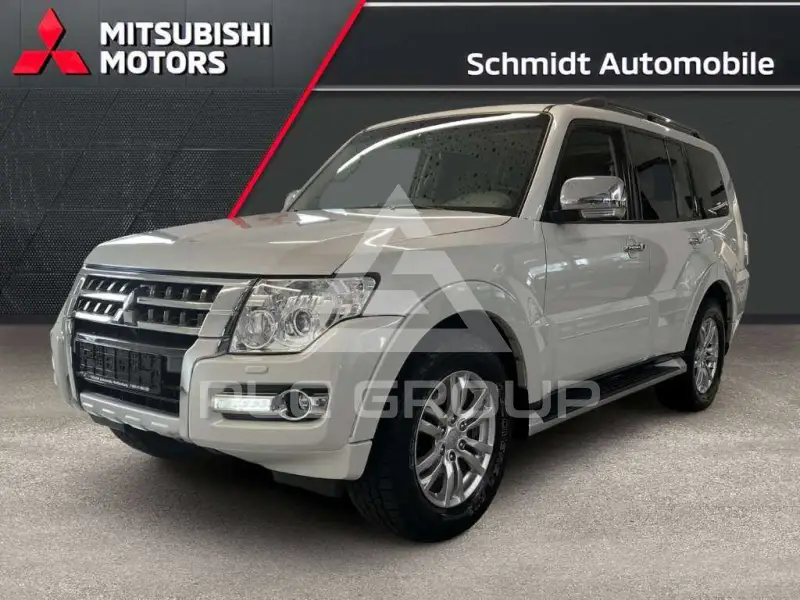 2018 Mitsubishi PAJARO
