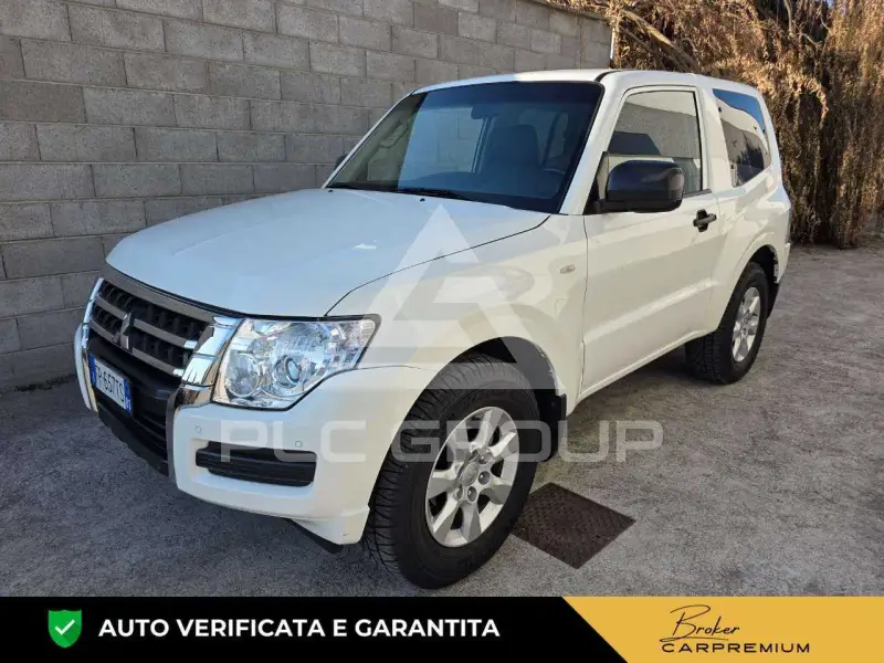 2018 Mitsubishi PAJARO