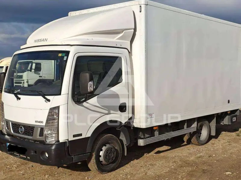 2018 Nissan NT400