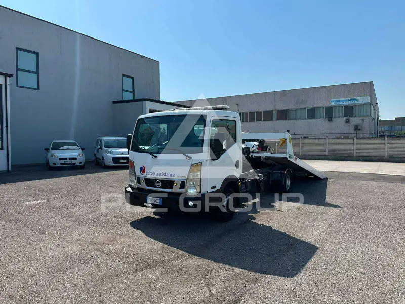 2018 Nissan NT400