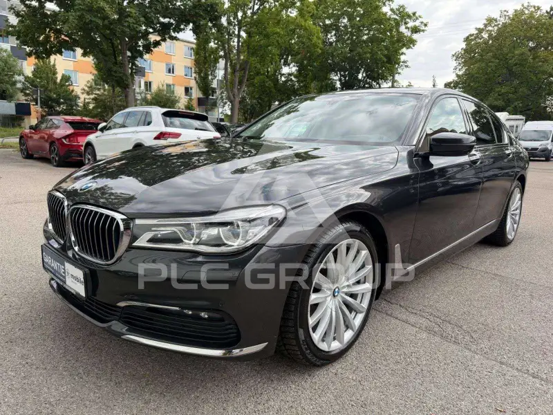2018 BMW 740
