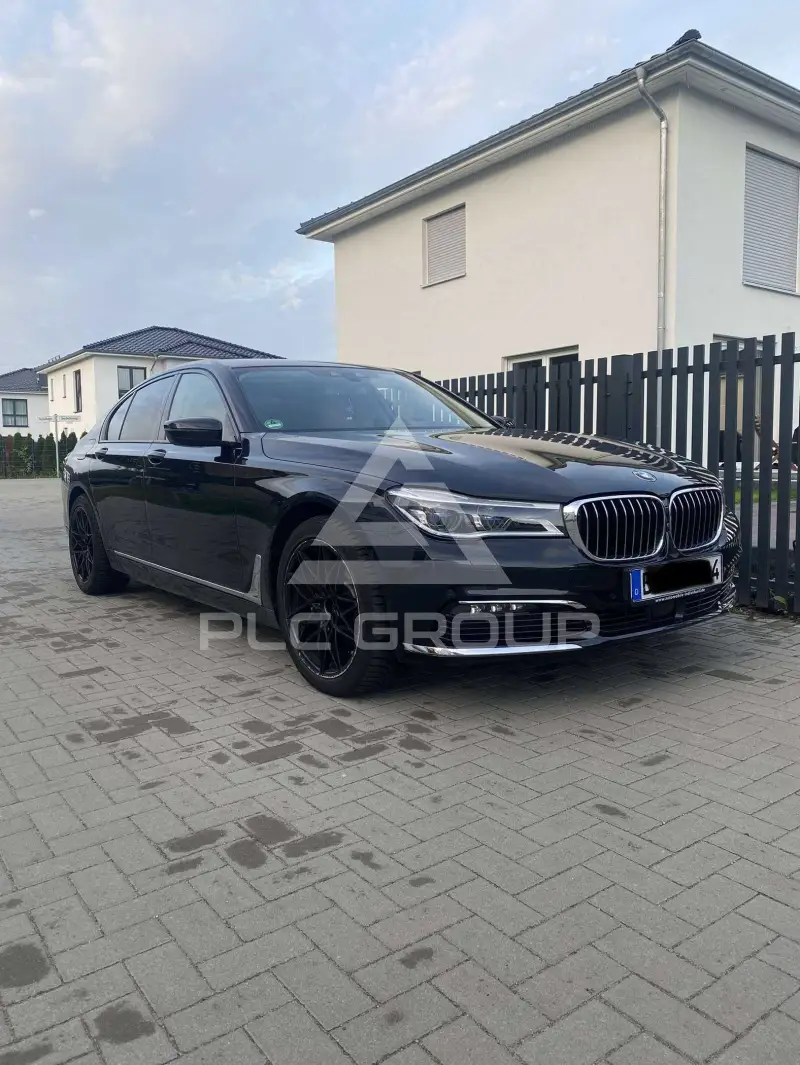 2018 BMW 740