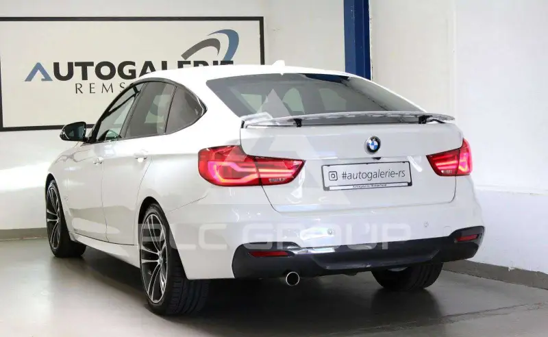 2018 BMW 318