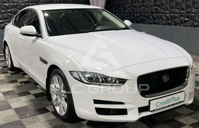 2018 Jaguar XE