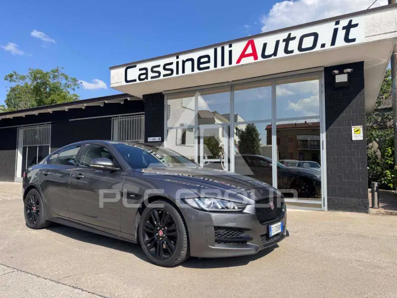 2018 Jaguar XE