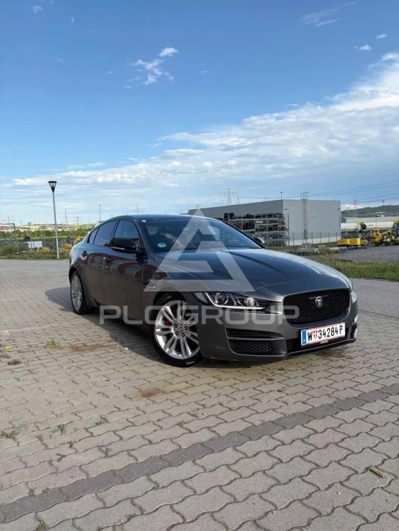 2018 Jaguar XE