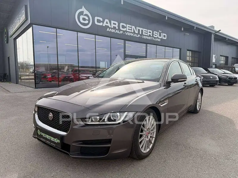 2018 Jaguar XE