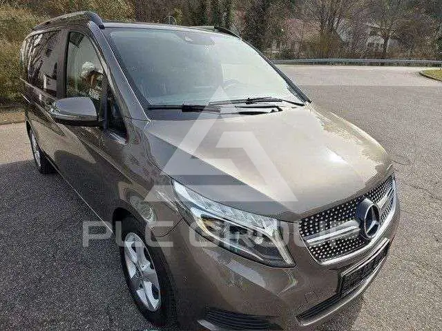 2018 Mercedes Benz V 220