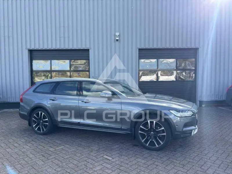 2018 Volvo V90