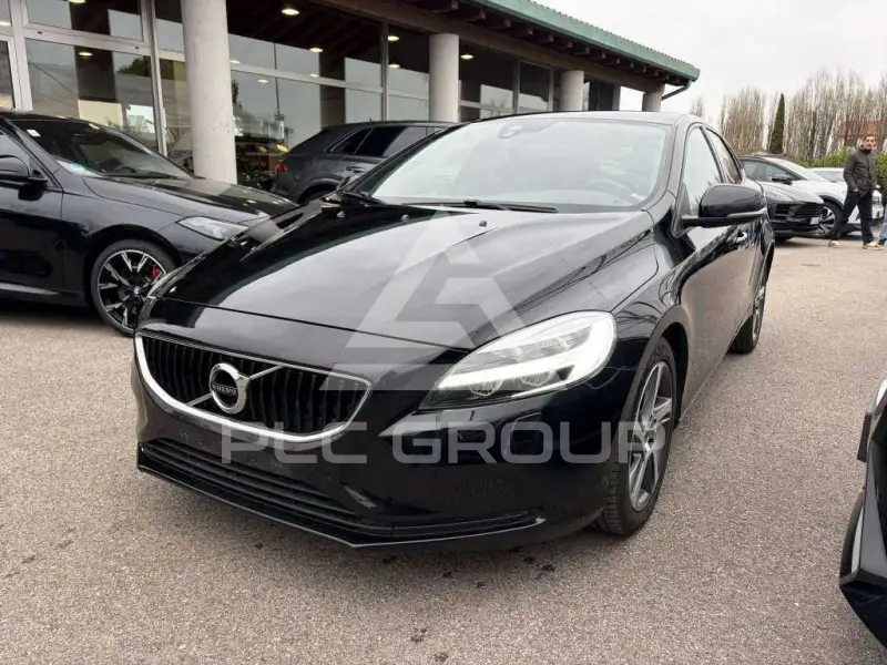 2018 Volvo V40
