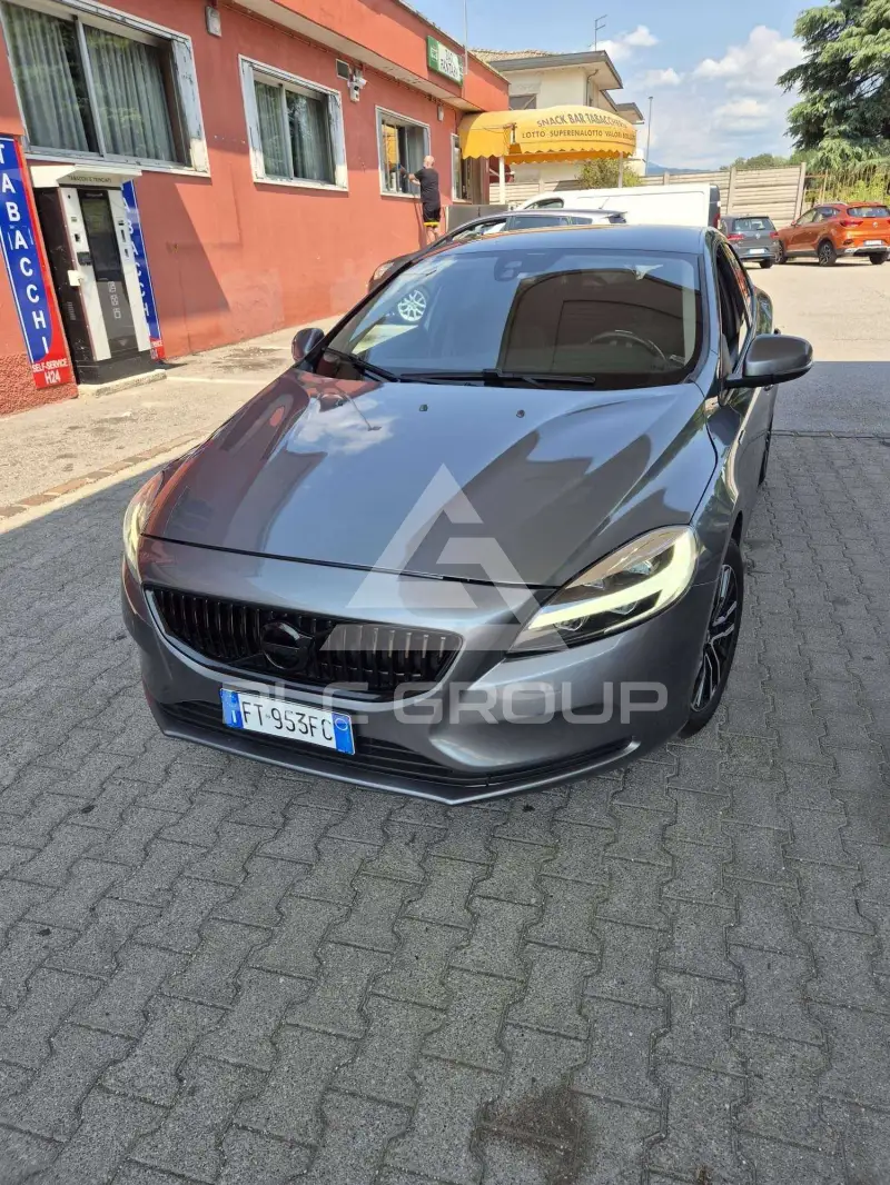 2018 Volvo V40