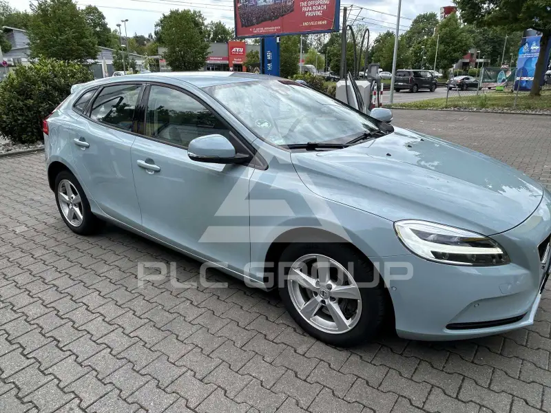 2018 Volvo V40