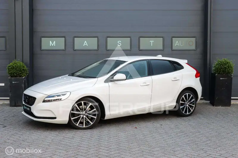 2018 Volvo V40