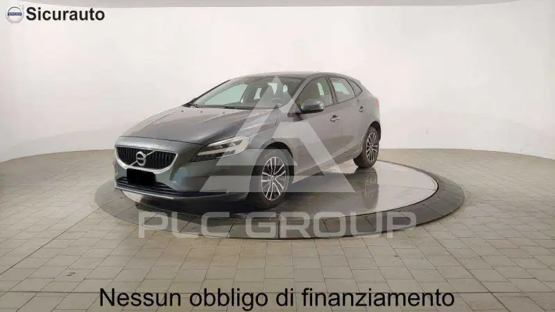 2018 Volvo V40