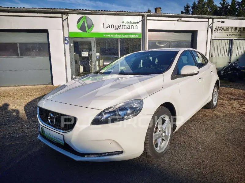 2018 Volvo V40