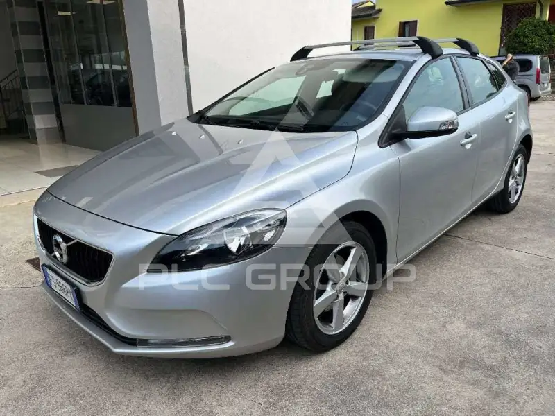 2018 Volvo V40