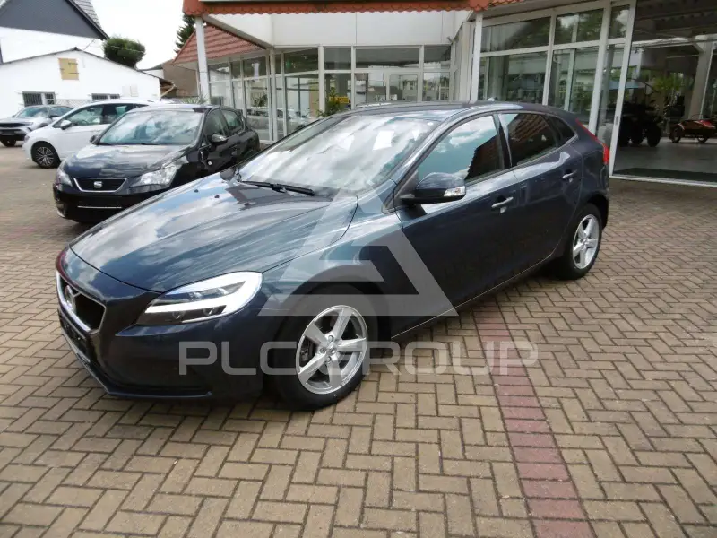 2018 Volvo V40