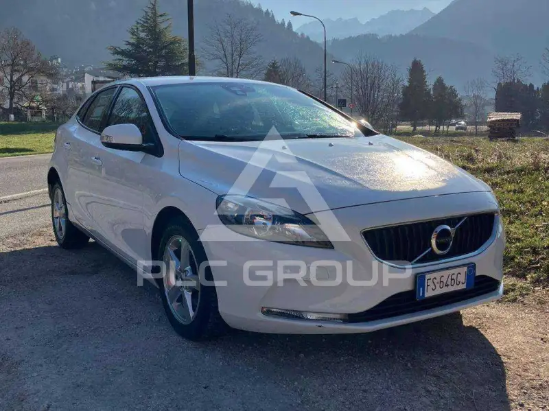 2018 Volvo V40