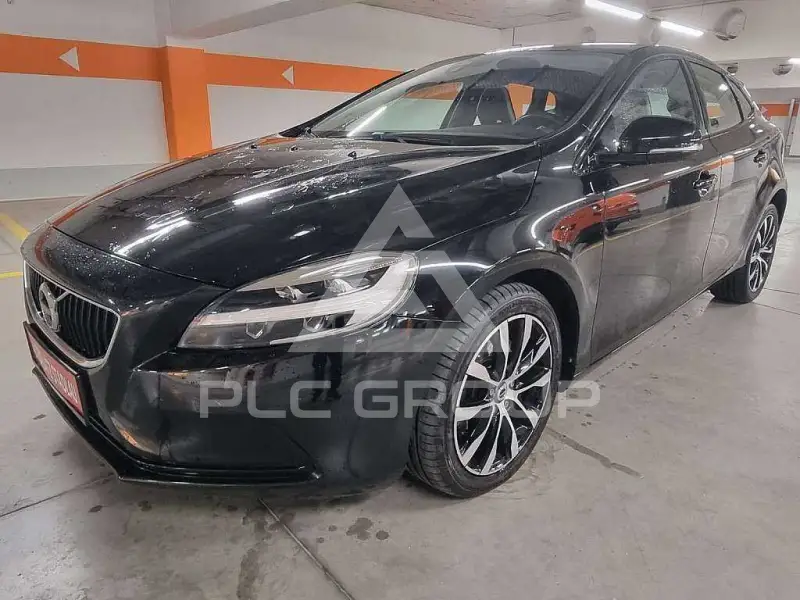 2018 Volvo V40