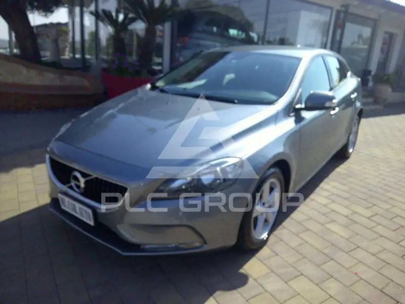 2018 Volvo V40