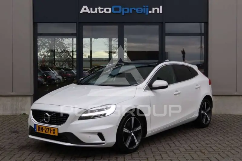 2018 Volvo V40