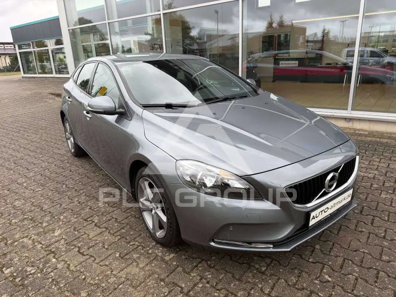 2018 Volvo V40