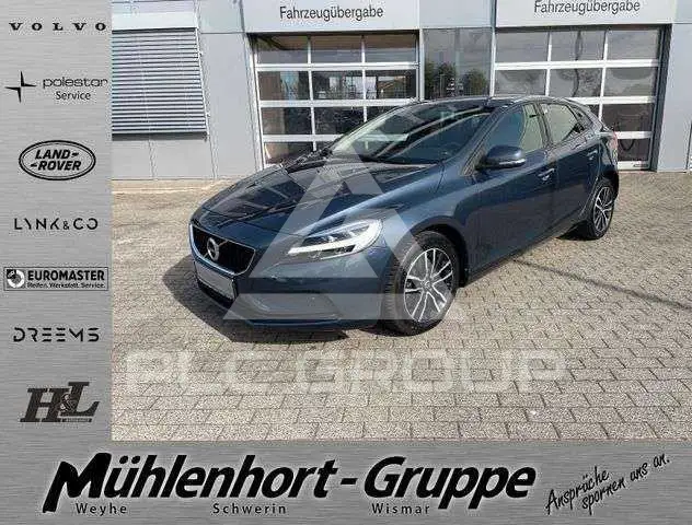 2018 Volvo V40