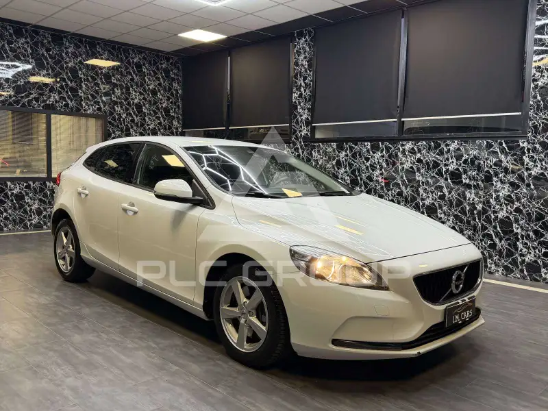 2018 Volvo V40