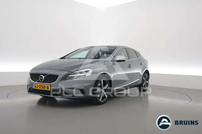 2018 Volvo V40