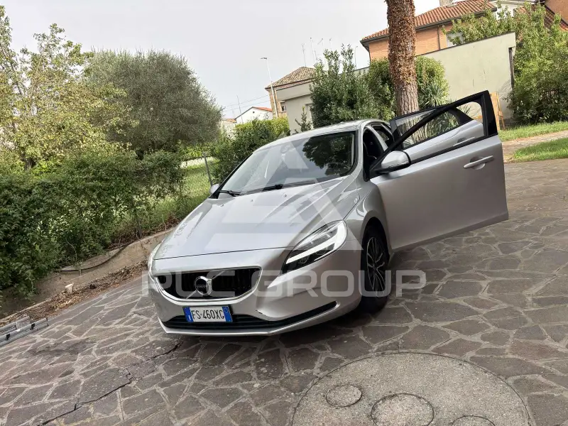 2018 Volvo V40