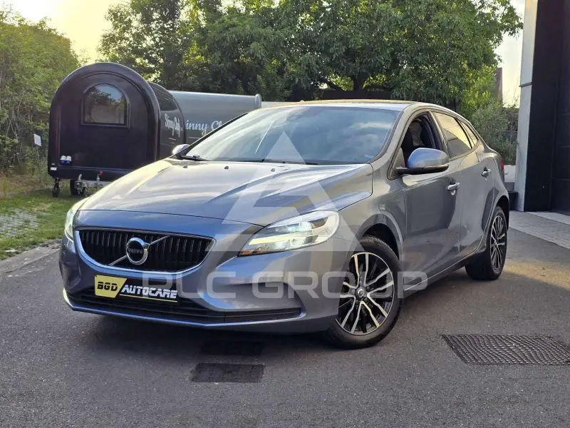 2018 Volvo V40