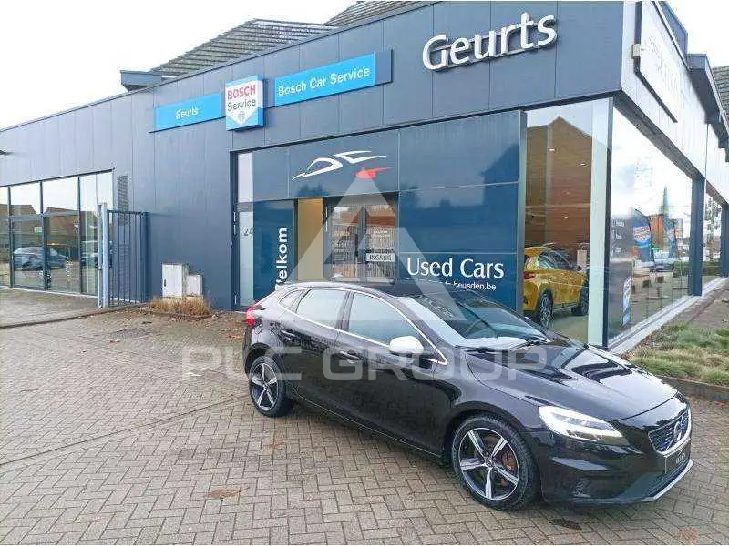 2018 Volvo V40