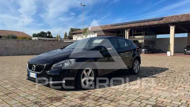 2018 Volvo V40