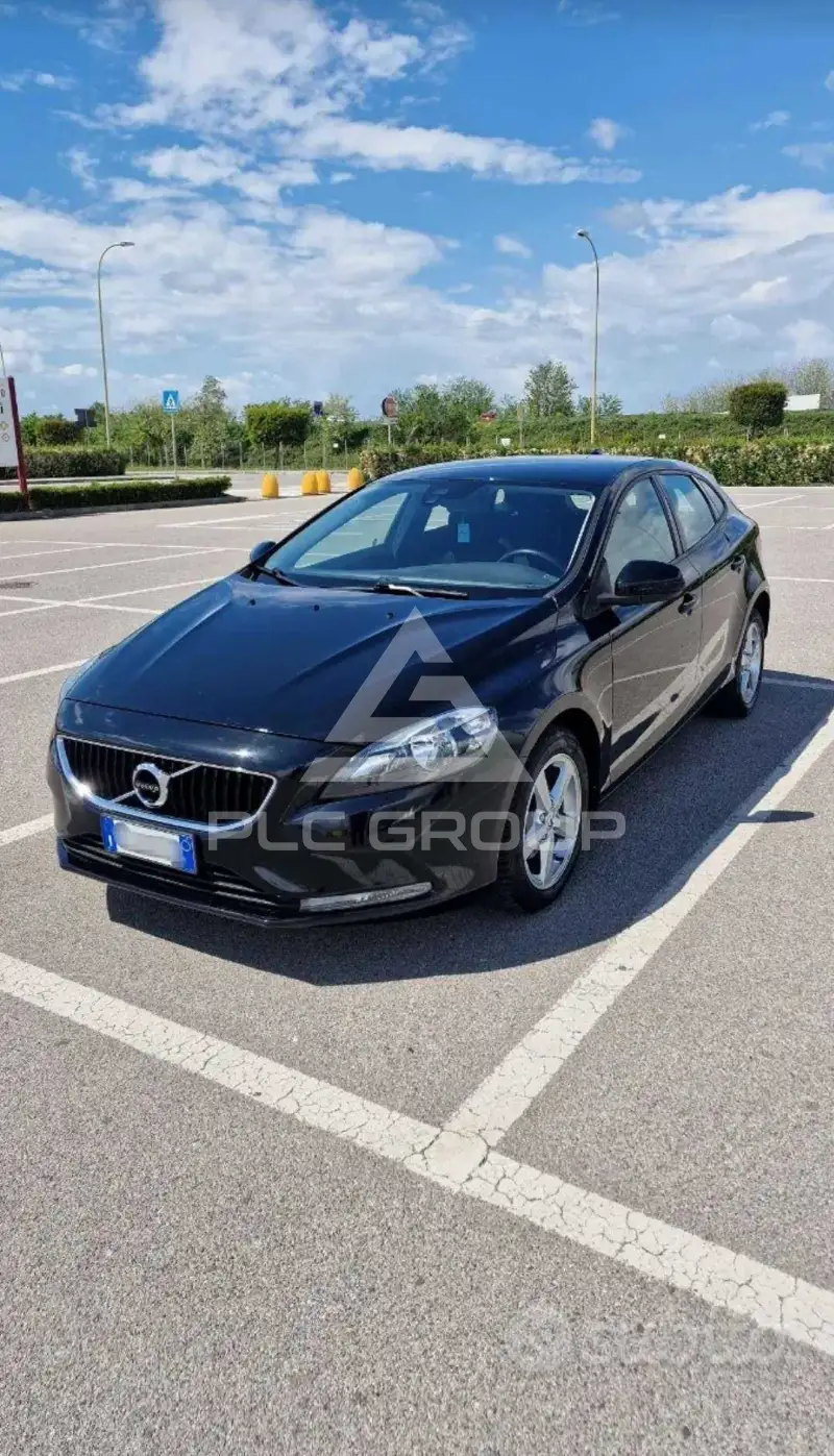 2018 Volvo V40