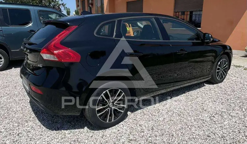 2018 Volvo V40