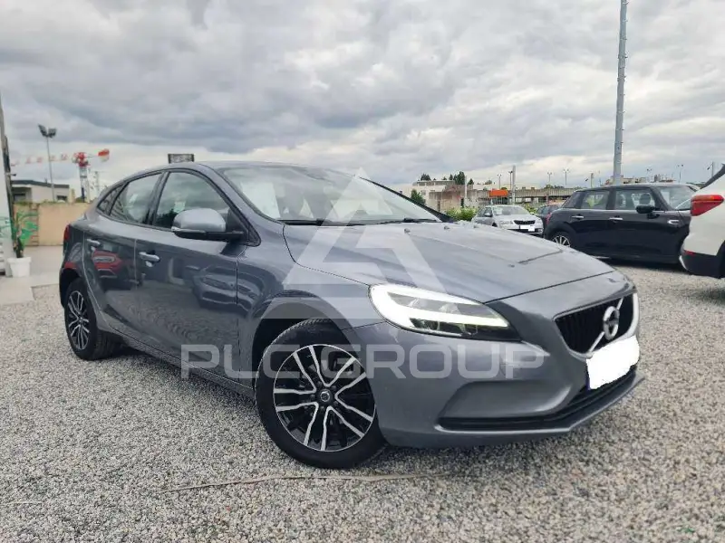 2018 Volvo V40