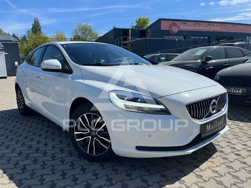2018 Volvo V40