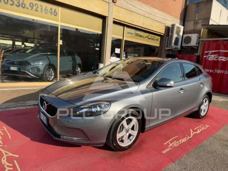 2018 Volvo V40
