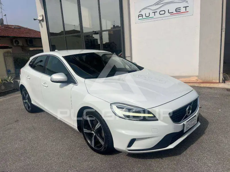2018 Volvo V40
