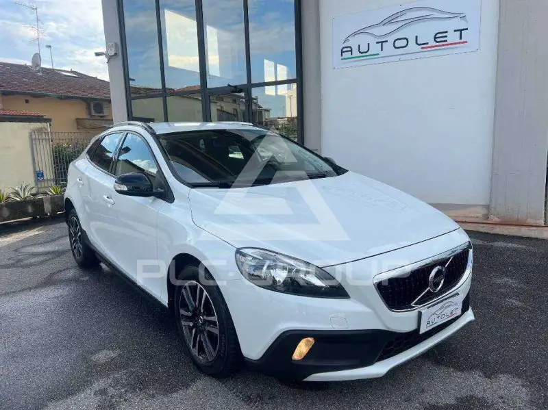 2018 Volvo V40