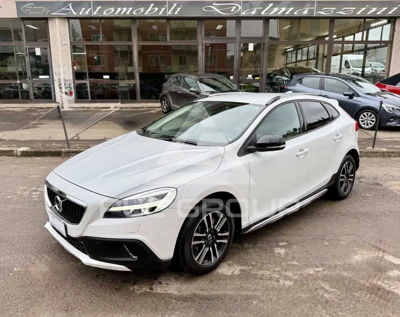 2018 Volvo V40