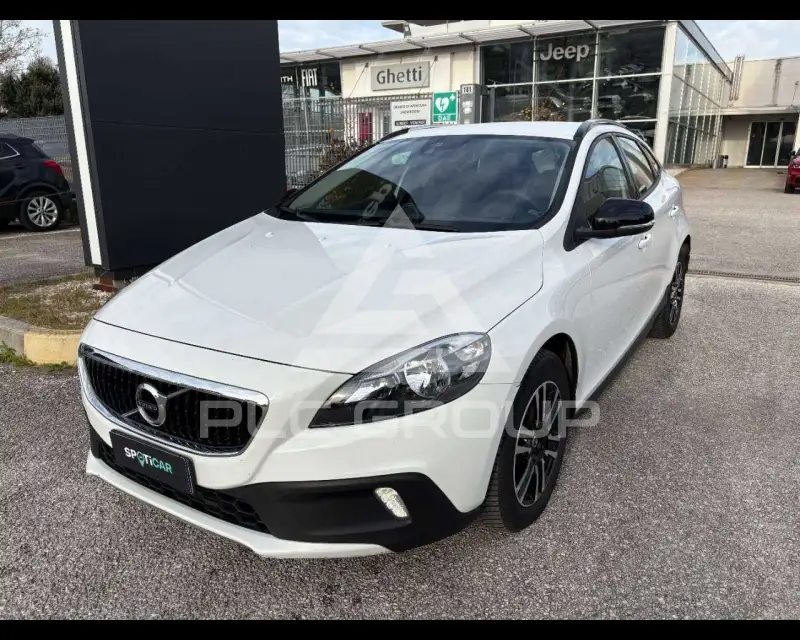 2018 Volvo V40